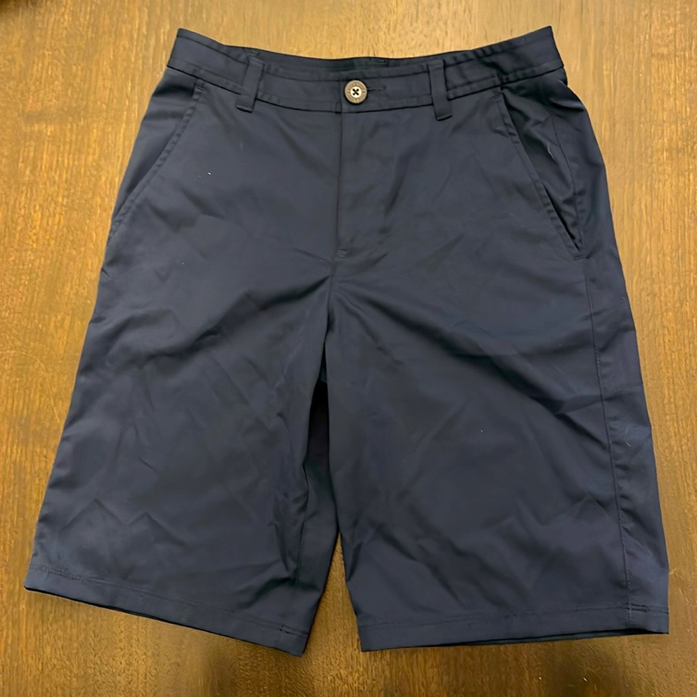Boys under Armour navy blue shorts size 16 EUC